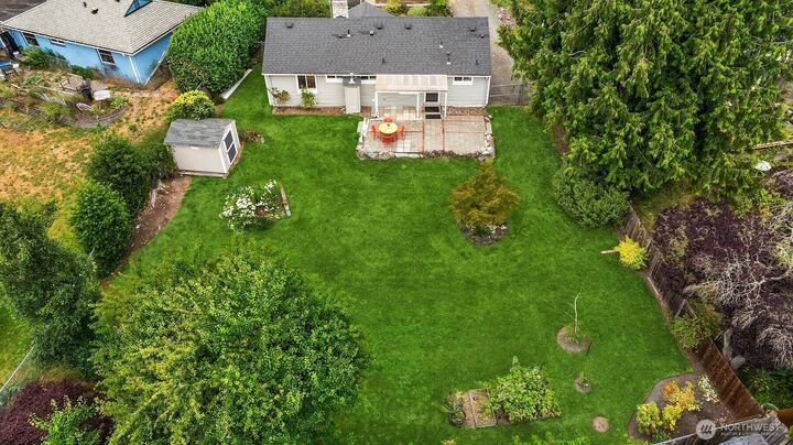 Property Photo:  5702  239th Place SW  WA 98043 