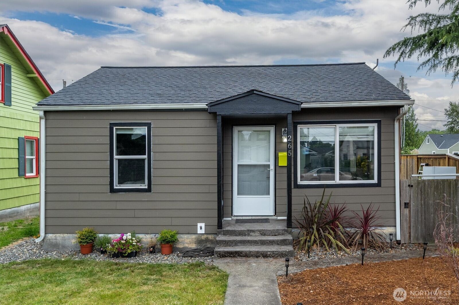 Property Photo: 265 28th Avenue WA 98632