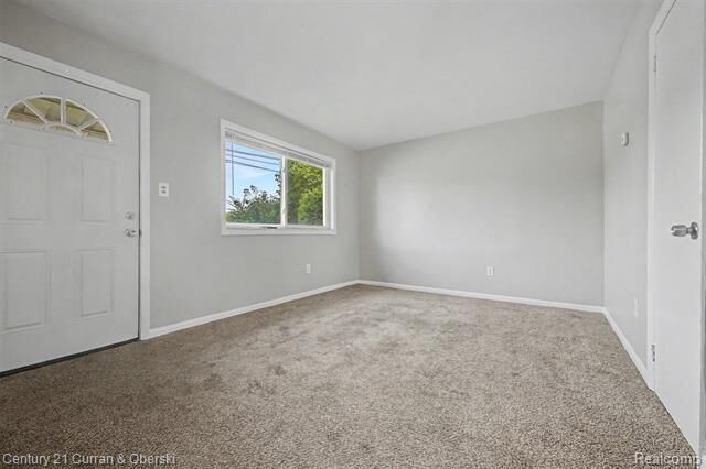 Property Photo:  1432 Charter Street  MI 48146 