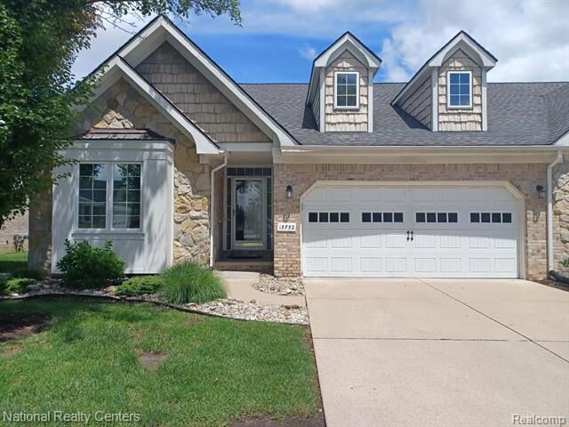 Property Photo:  15752 Hunters Grove 20  MI 48154 