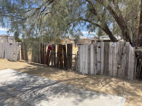 Property Photo: 113 W Wilson Ave CA 93555