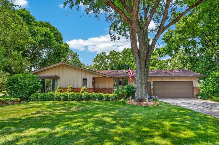 Property Photo: 3202 Coventry Trail WI 53713