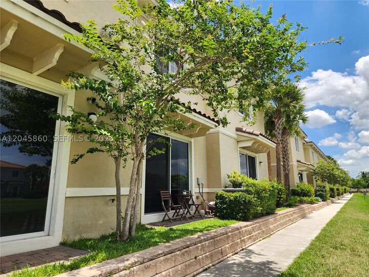 Property Photo: 2675 SW 81st Ter 2647 FL 33025