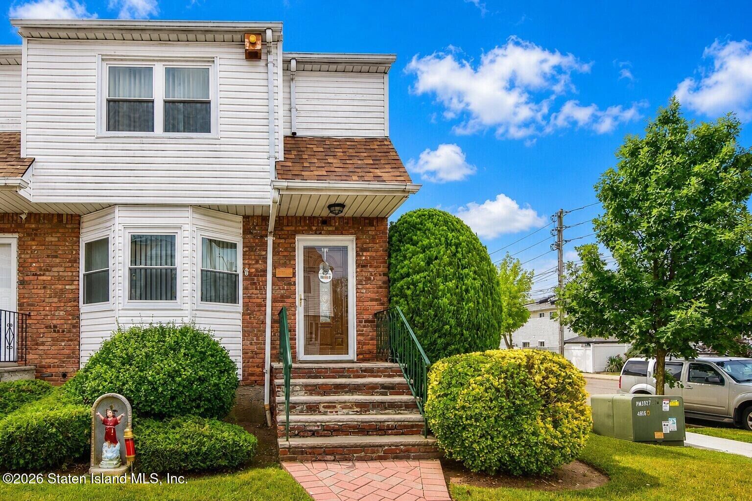Property Photo:  85 Freedom Avenue A  NY 10314 