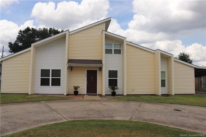 Property Photo:  173 E Lee Street E  LA 70663 