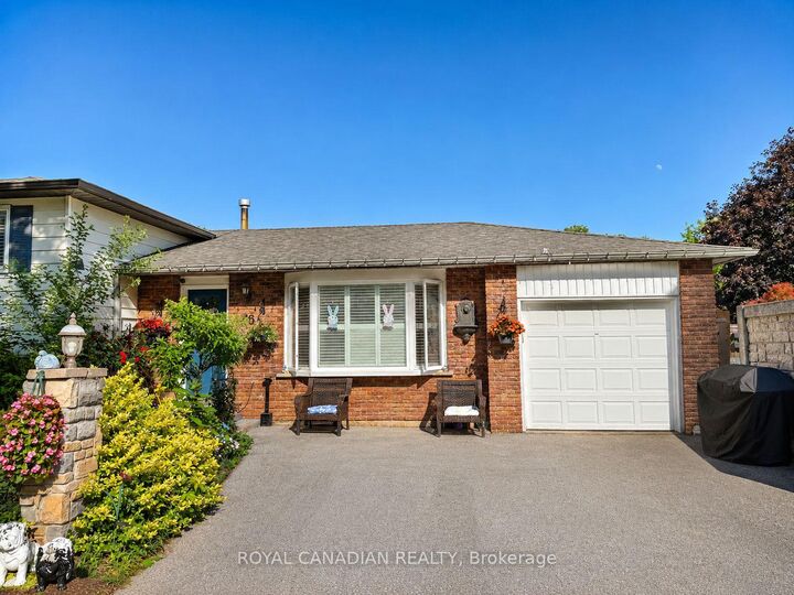 36 Maplegrove Avenue — photo 1