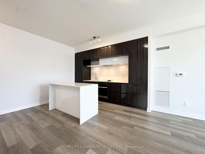 Property Photo:  2 David Eyer Road 626  ON L4S 0N6 
