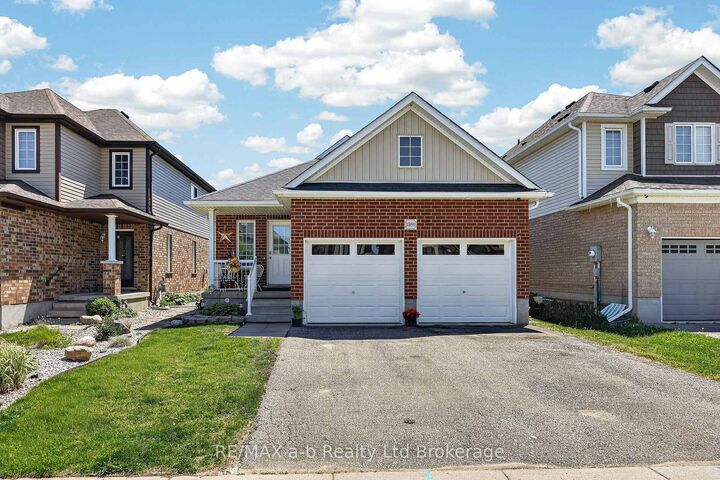 Property Photo:  1380 Caen Avenue  ON N4T 0J3 