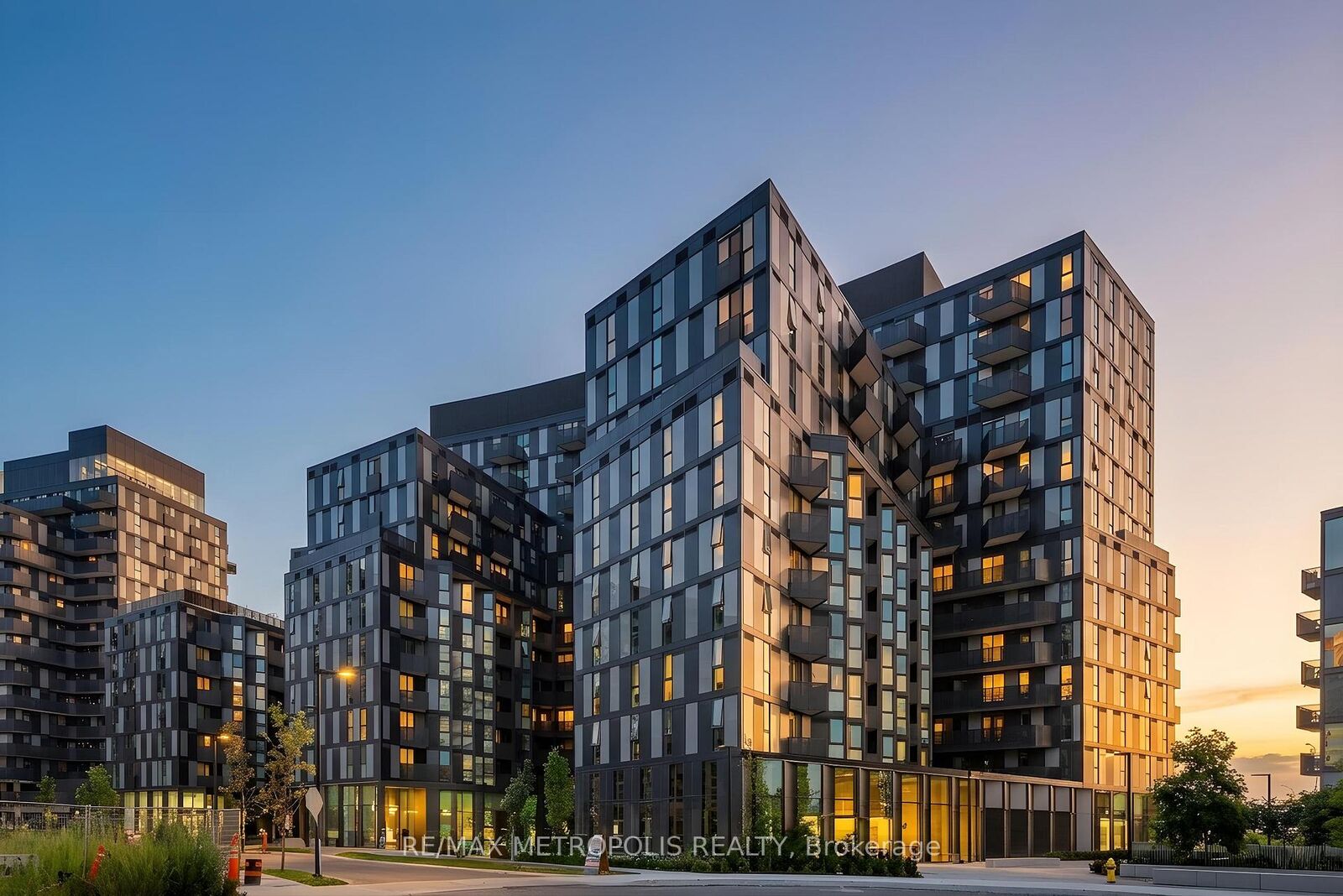 Property Photo:  30 Tretti Way 1108  ON M3H 0E3 