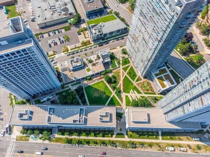 Property Photo: 2015 Sheppard Avenue E 2406 ON M2J 1W6