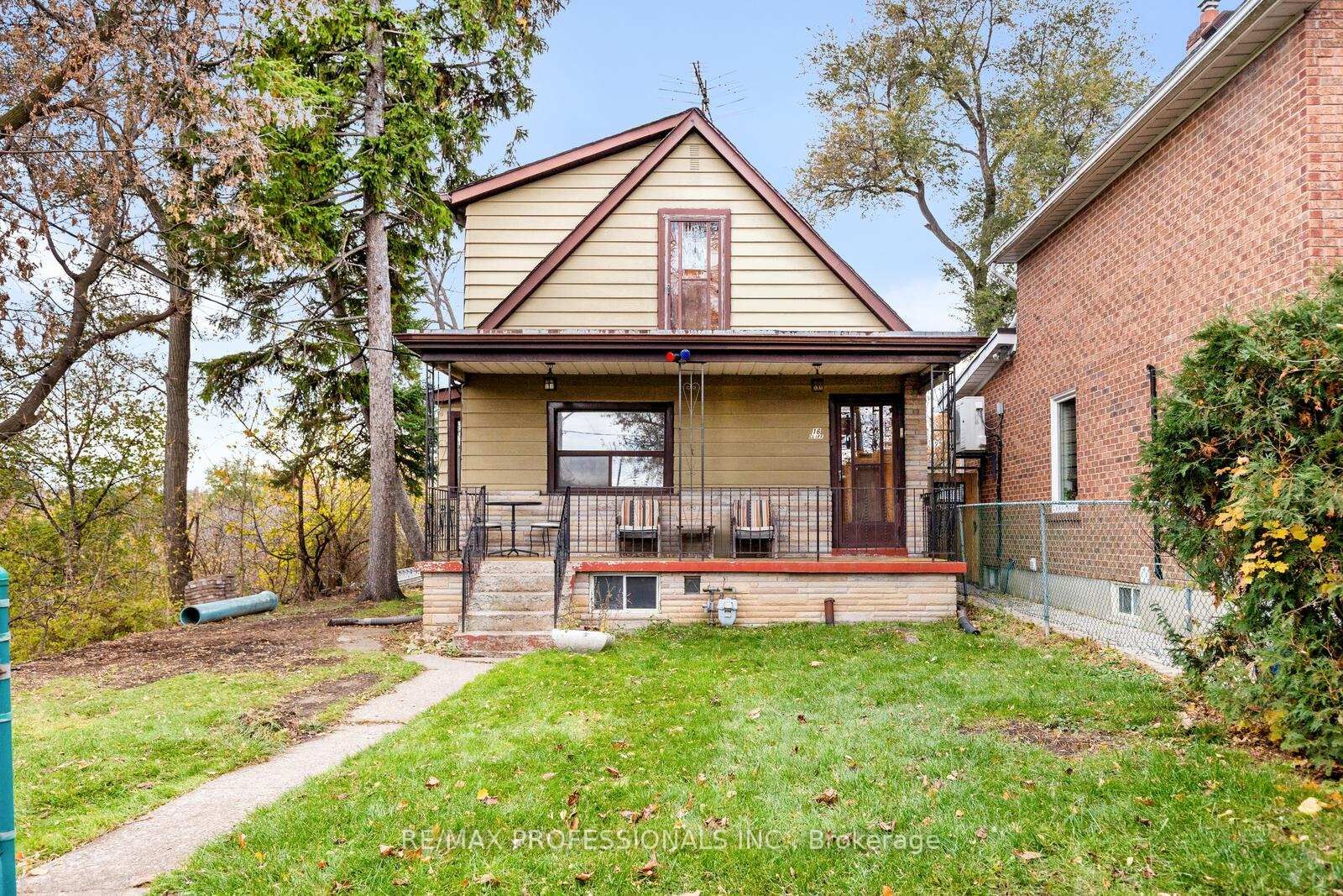 Property Photo: 16 Cliff Street ON M6N 4L6