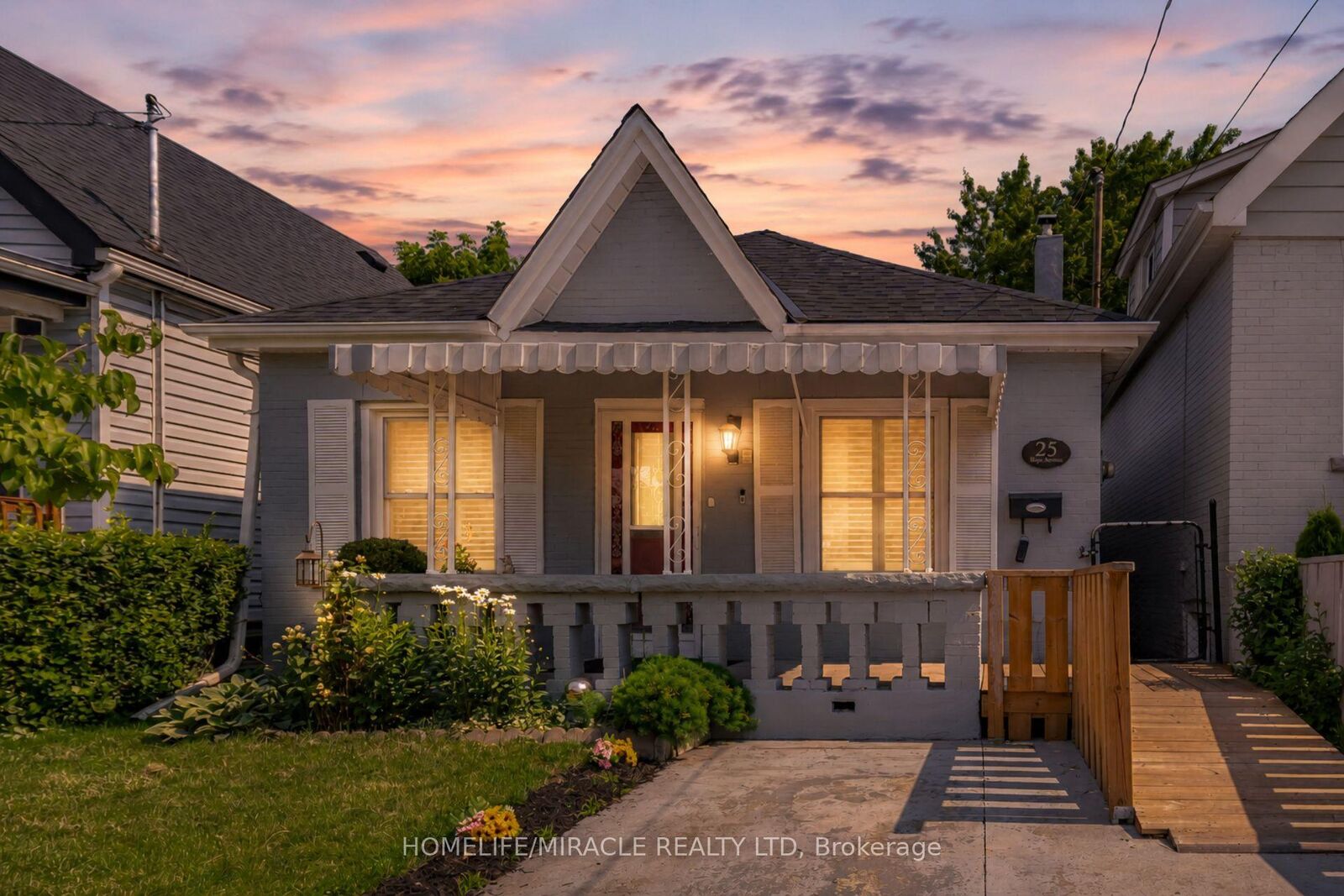 Property Photo: 25 Hope Avenue ON L8H 2E1