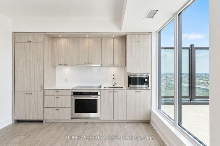 Property Photo:  858 Dupont Street 743  ON M6G 0C1 