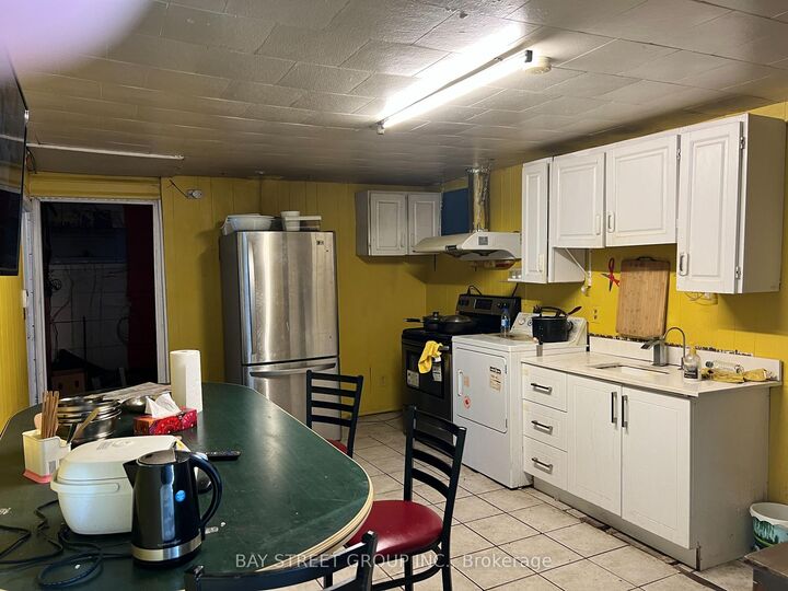 Property Photo: 635 Strawberry Lane ON L3Y 4V9