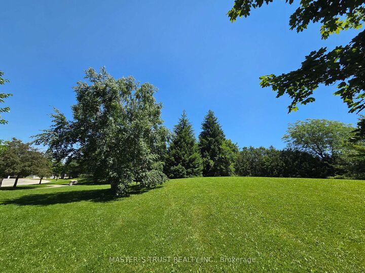 Property Photo: 2627 McCowan Road 1007 ON M1S 5T1