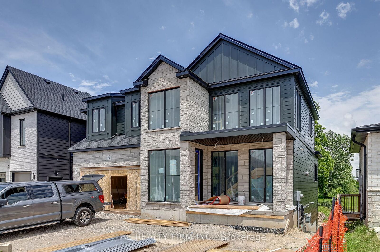 Property Photo: 54 Royal Crescent ON N5P 0G5