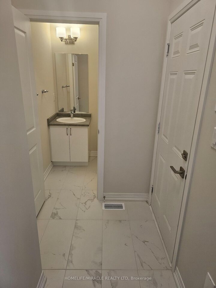 Property Photo:  660 Colborne Street W 10  ON N3T 0Y7 