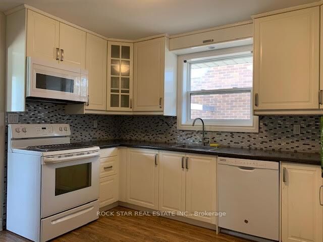 Property Photo:  960 Dunsmure Road Main  ON L8H 1J4 