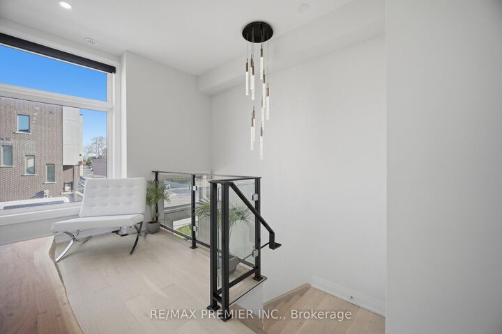 Property Photo: 43 Wild Rose Gardens ON M6L 0A5