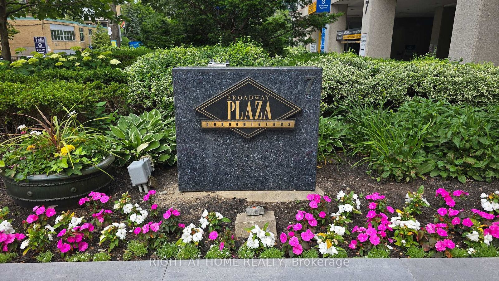 Property Photo:  7 Broadway Avenue 311  ON M4P 3C5 