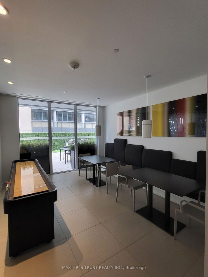 Property Photo:  68 Shuter Street 1106  ON M5B 1B4 