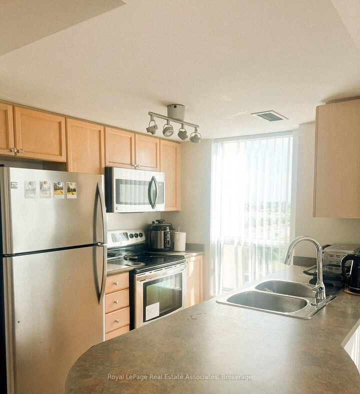 Property Photo: 2585 Erin Centre Boulevard 609 ON L5M 6Z7