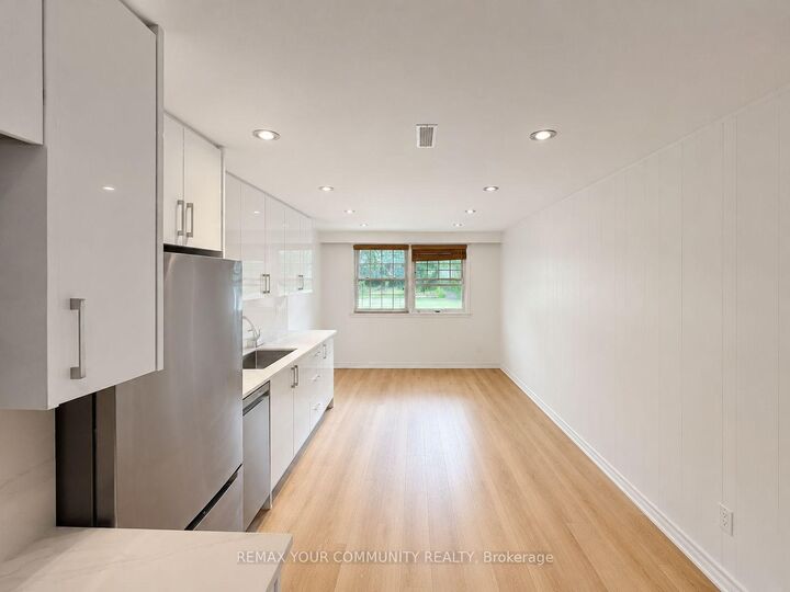 Property Photo:  135 Libby Boulevard  ON L4C 4V5 