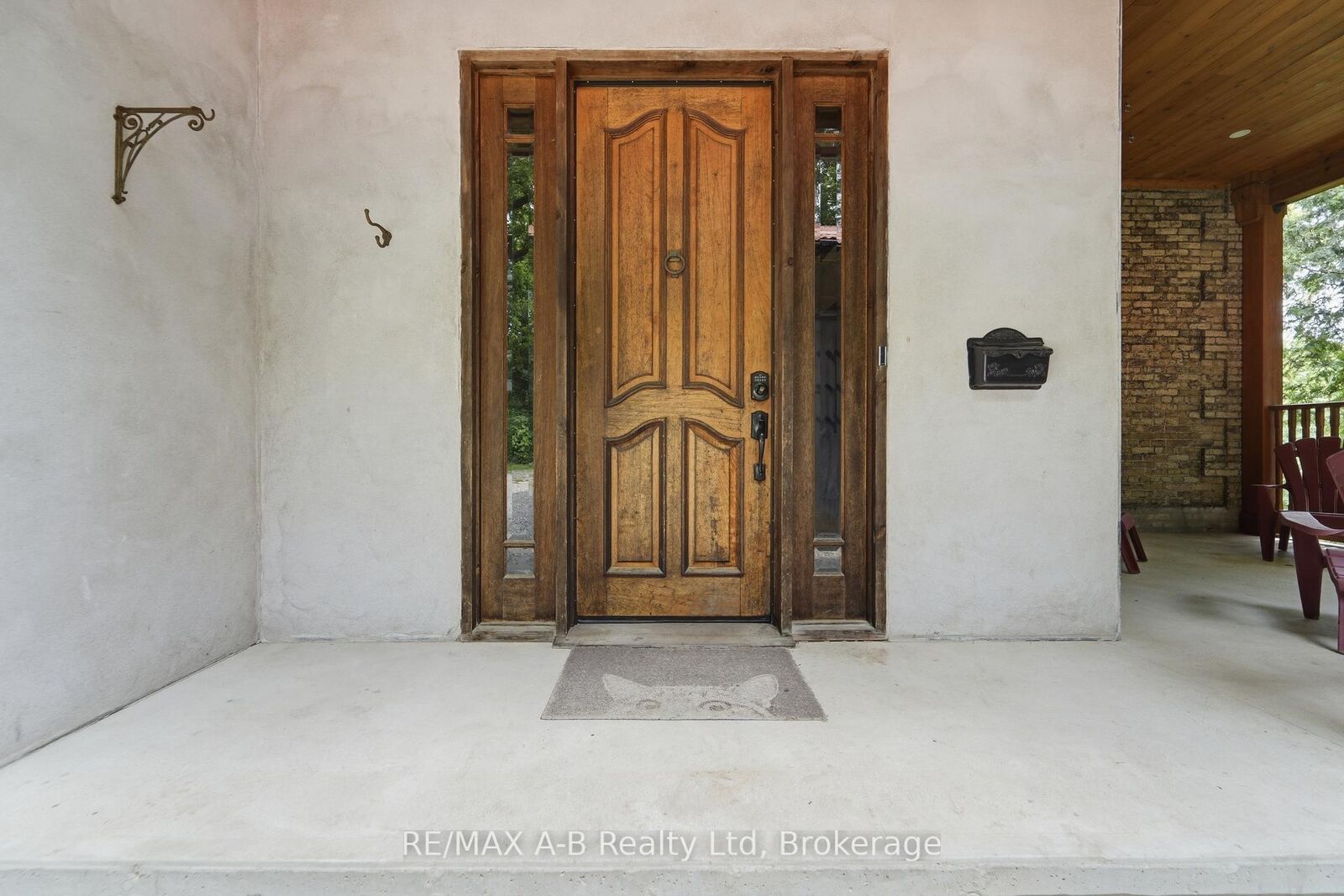 Property Photo:  84 Church Street N  ON N4X 1A3 