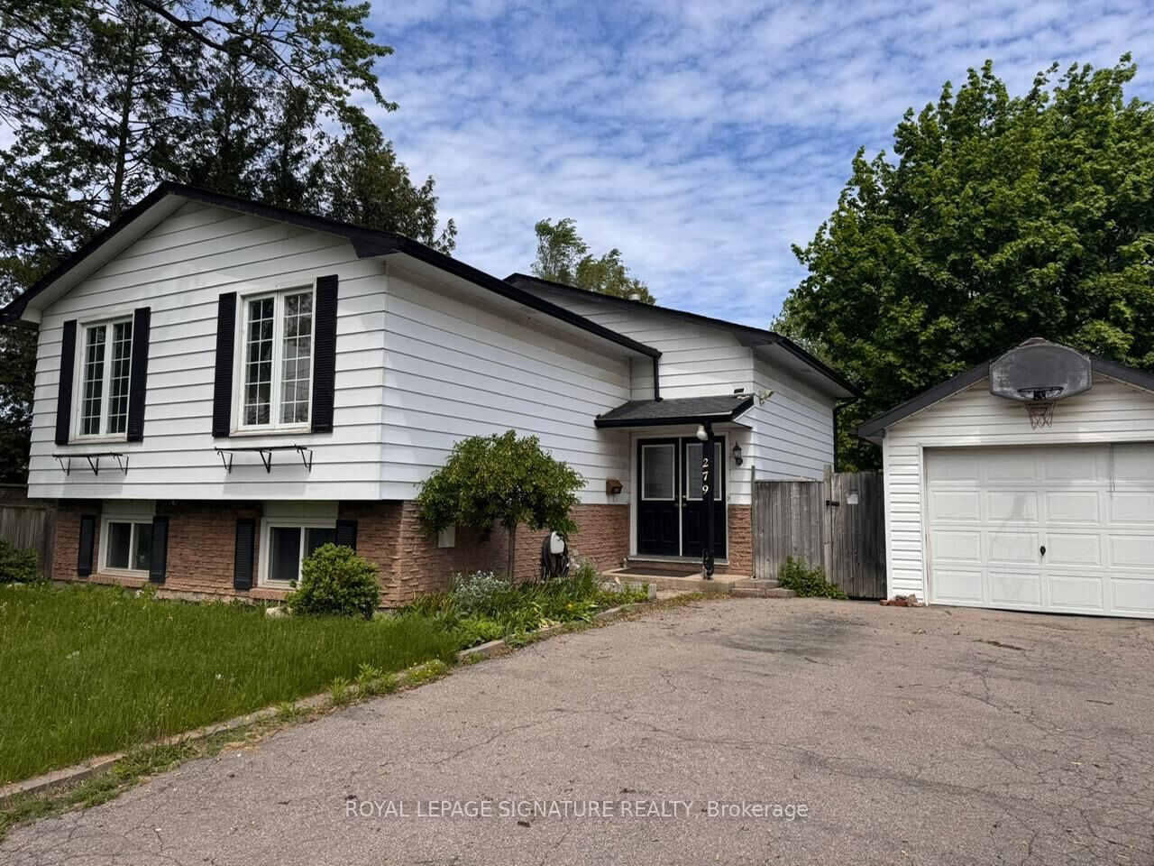 Property Photo:  279 Lakeshore Road S  ON L2M 1R9 