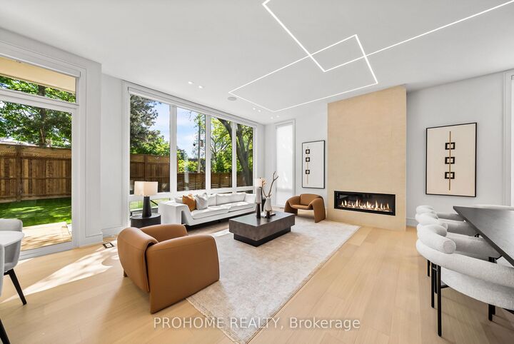 15 Aldershot Crescent — photo 1