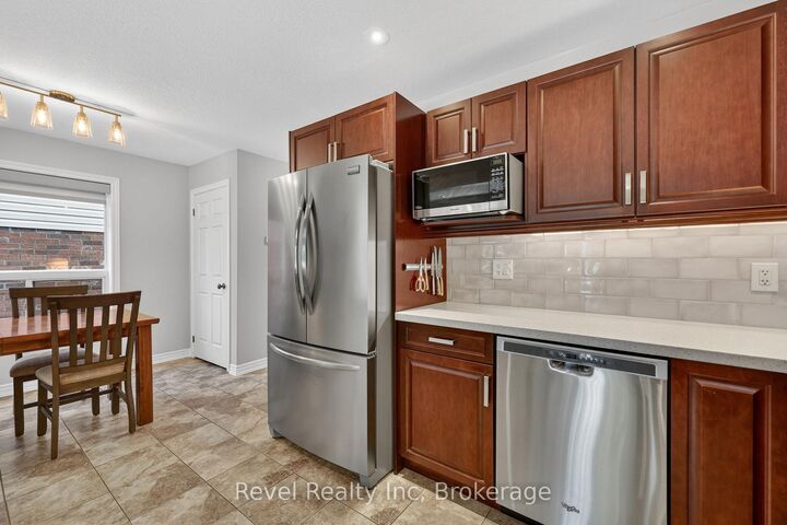 Property Photo: 1038 Cook Drive ON L4R 0E4