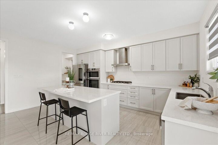 Property Photo: 39 Armilia Place ON L1P 0P8