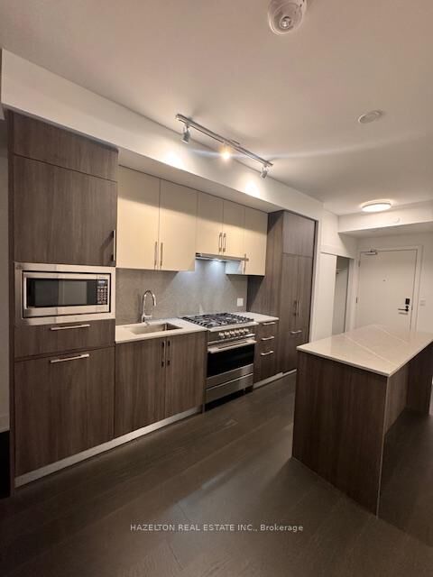Property Photo:  8 Manor Road W 409  ON M4S 0E6 