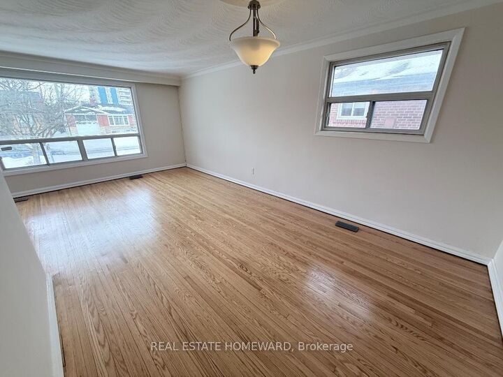 Property Photo: 7 Dunlop Avenue Main ON M1K 1K8