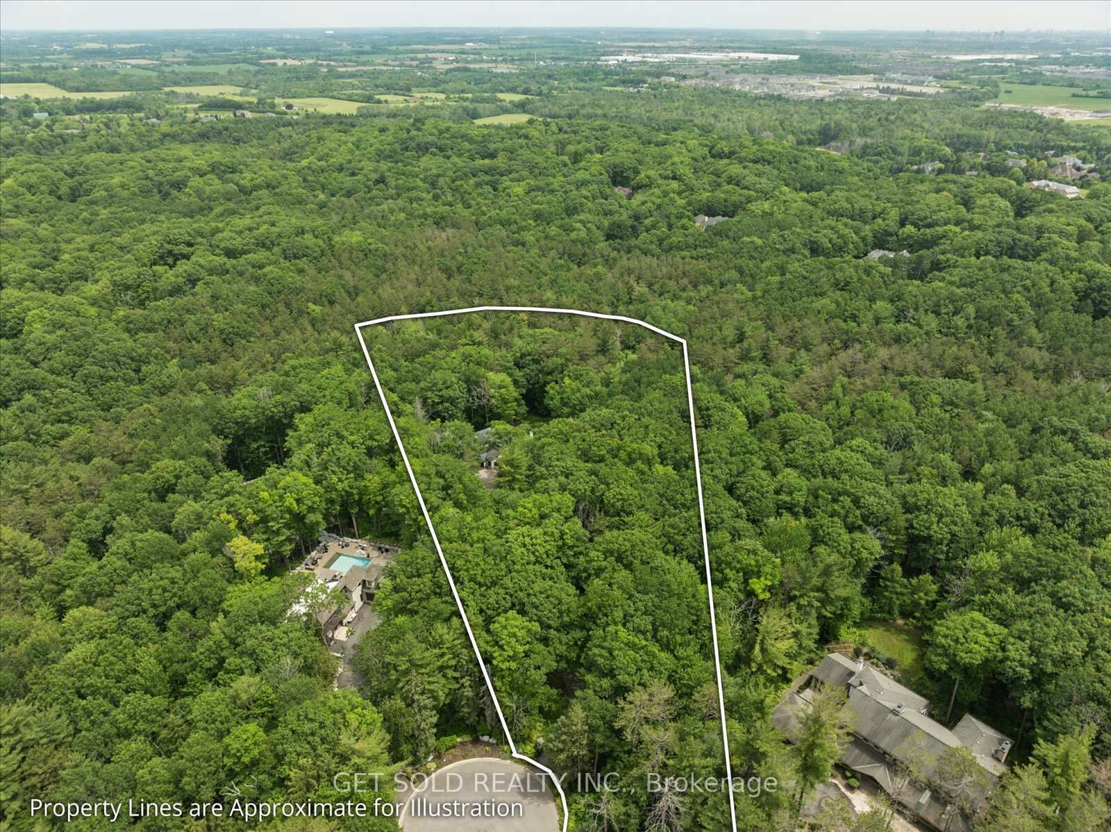 Property Photo: 80 White Pine Trail ON L4E 3L8