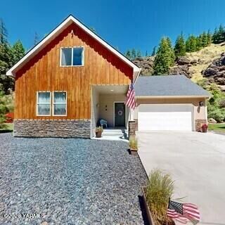 Property Photo: 16331 Highway 410 WA 98937