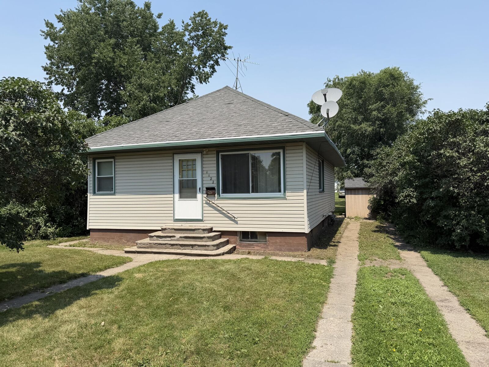 Property Photo: 1122 9th Avenue SD 57401