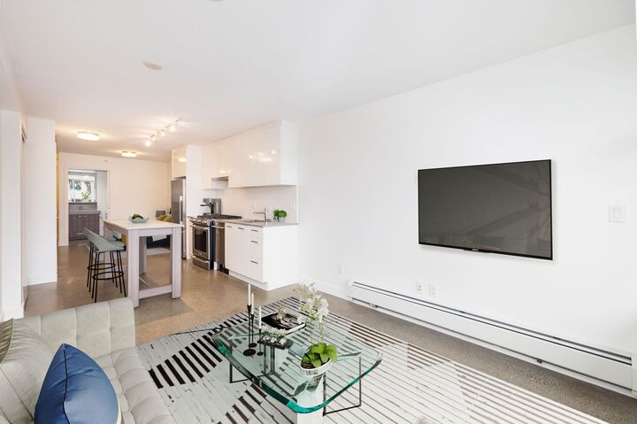 Property Photo: 231 E Pender Street 305 BC V6A 1T8