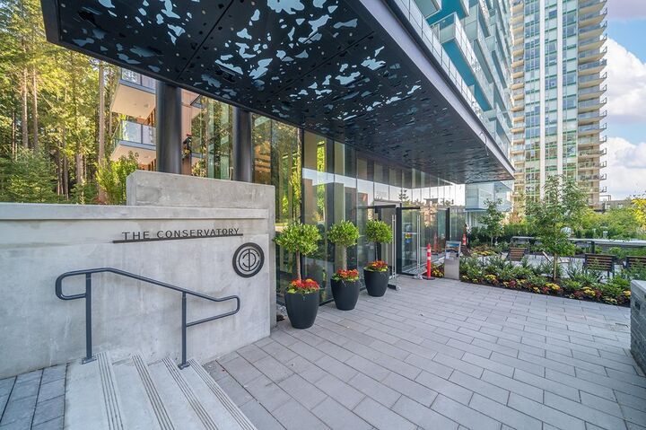 Property Photo: 5608 Berton Avenue 1809 BC V6S 0M6