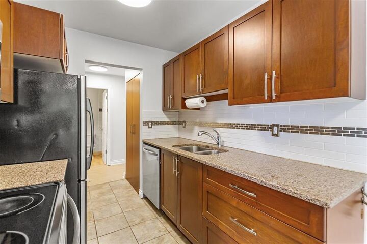 Property Photo: 590 Whiting Way 112 BC V3J 3R9