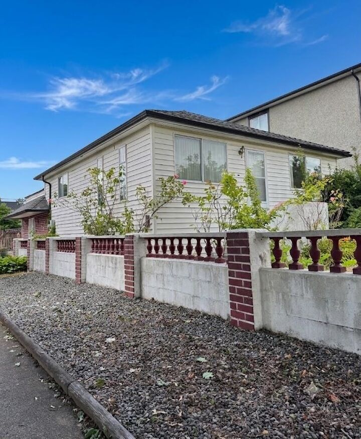1750 Slocan Street — photo 1
