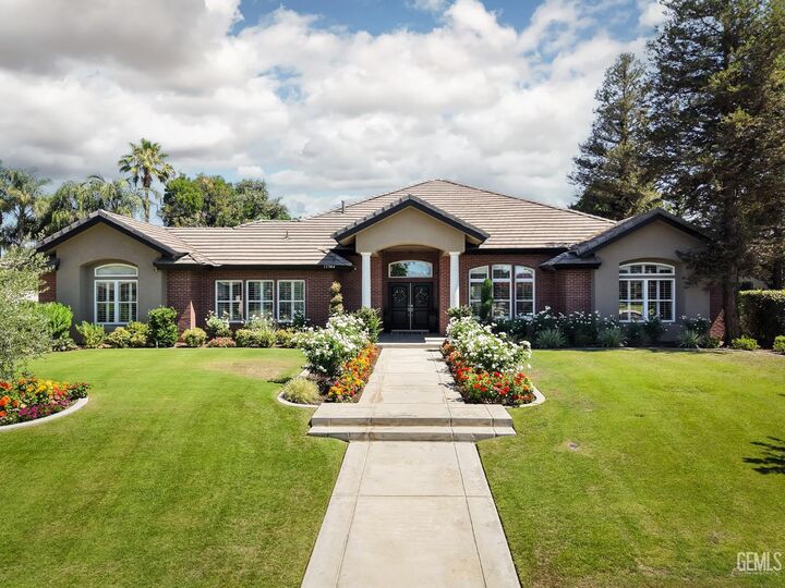 Property Photo: 11504 Buffington Street CA 93312
