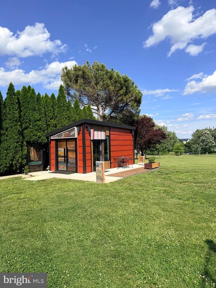 Property Photo:  13 Ferris Court  DE 19720 