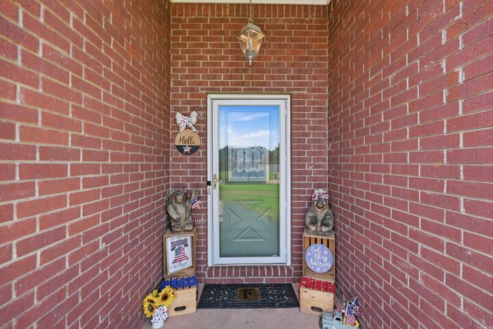 Property Photo: 6 Mattison Dr AR 72173