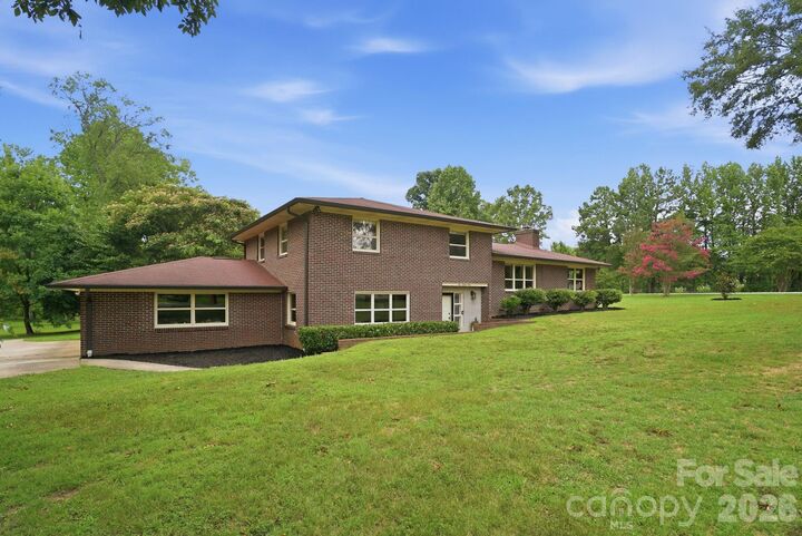 Property Photo:  181 Woodlynn Drive  NC 28214 