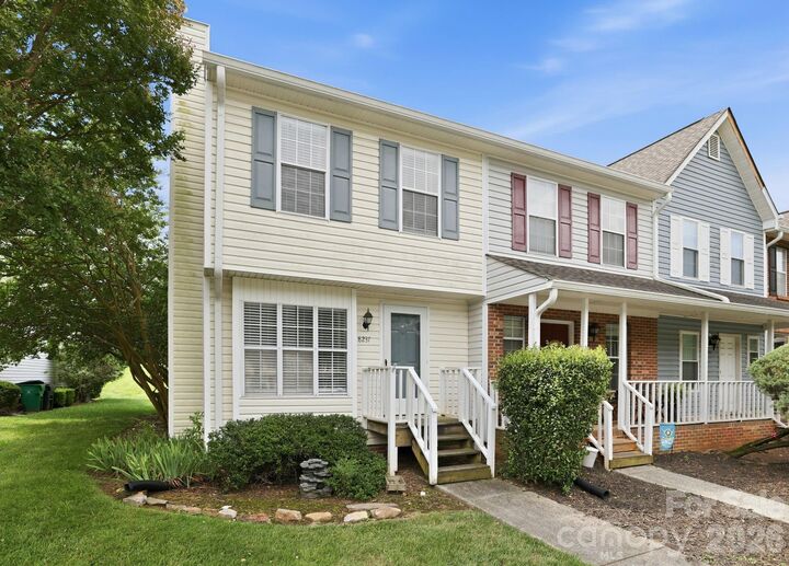Property Photo:  8237 Circle Tree Lane  NC 28277 