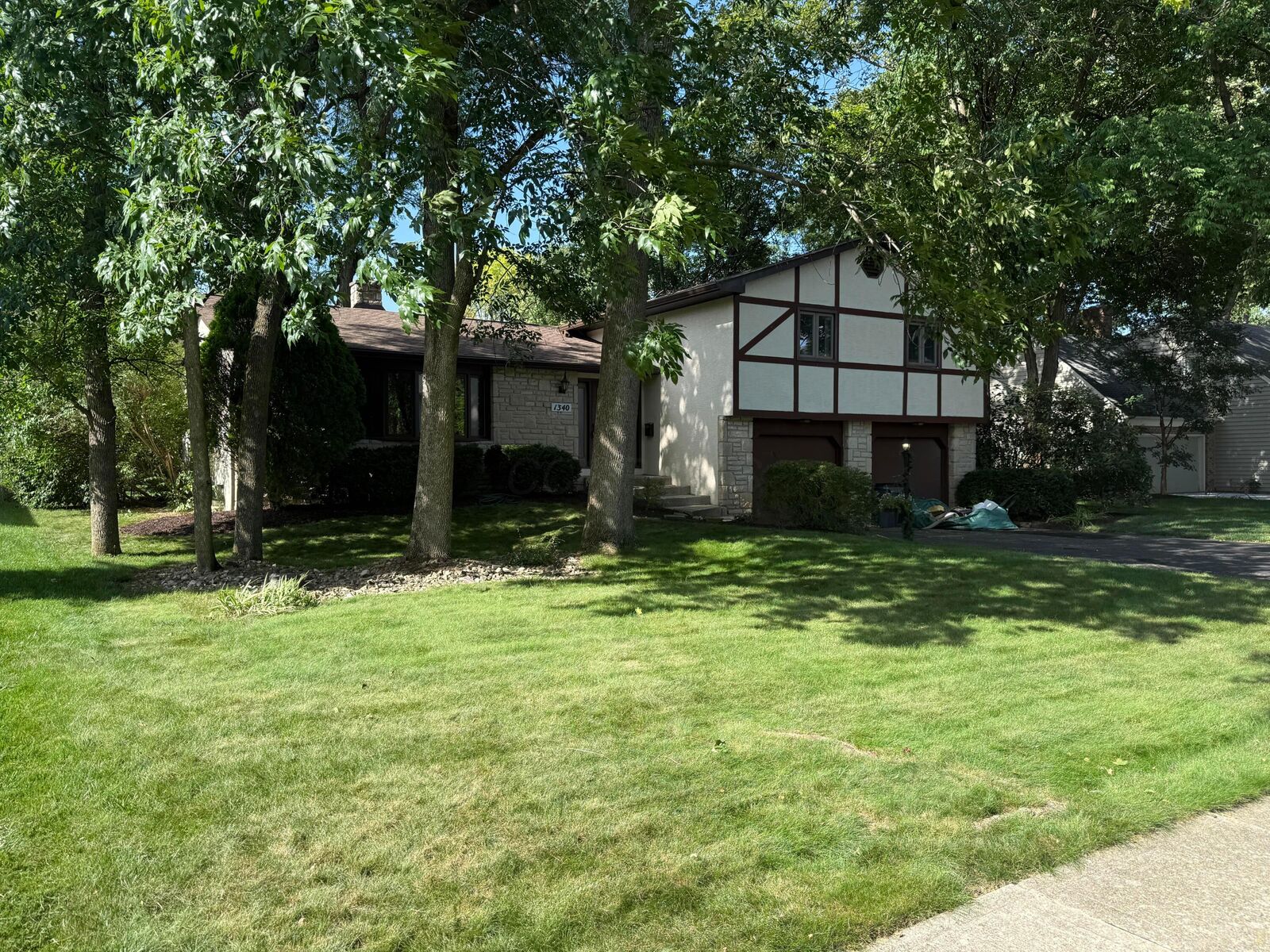 Property Photo: 1340 Norwell Drive OH 43220