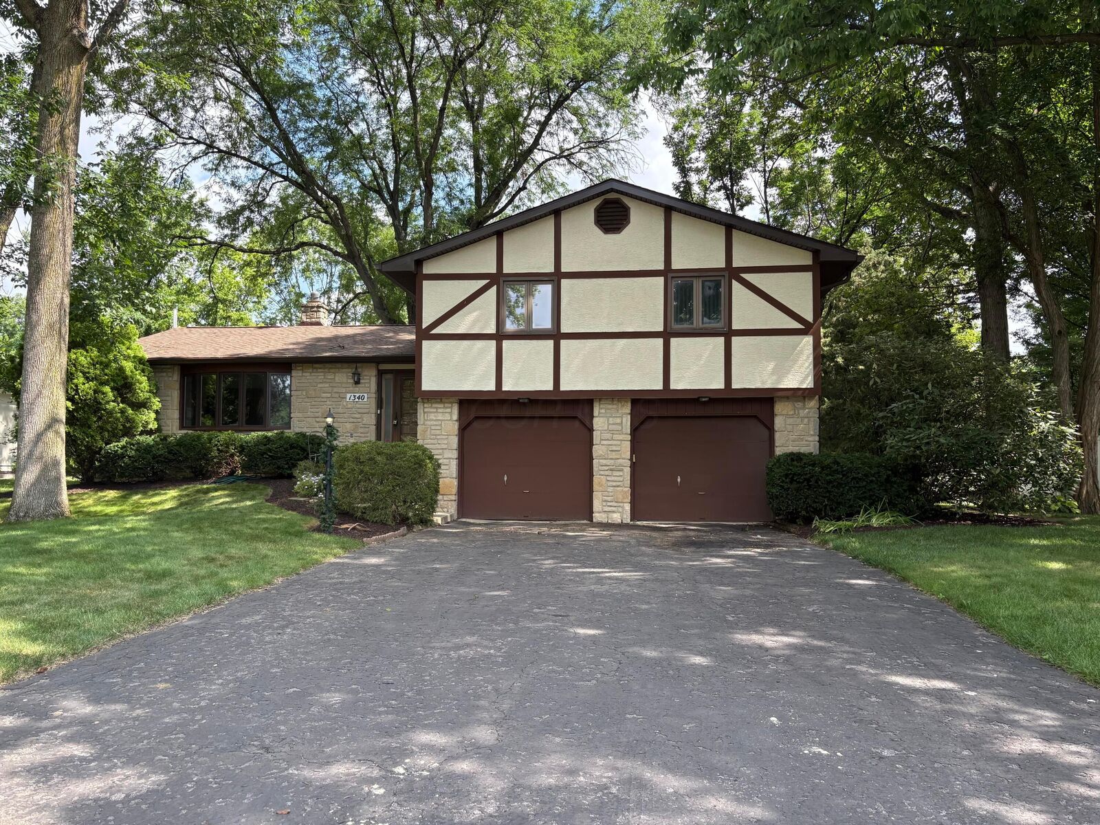 Property Photo:  1340 Norwell Drive  OH 43220 
