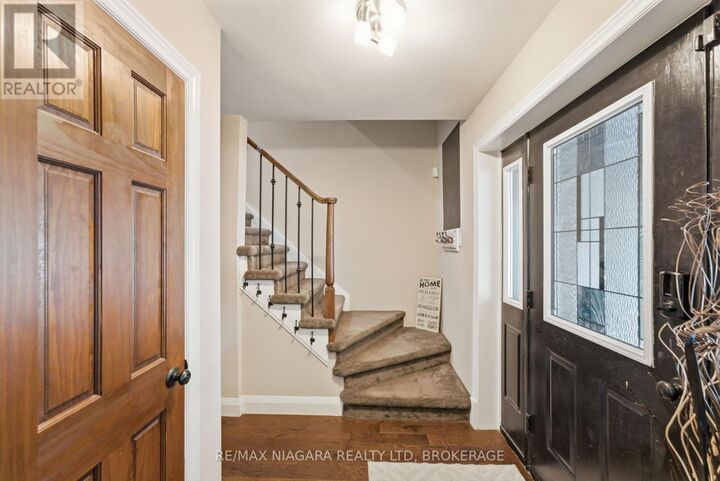 Property Photo:  9 Beechnut Court  ON L0S 1E2 