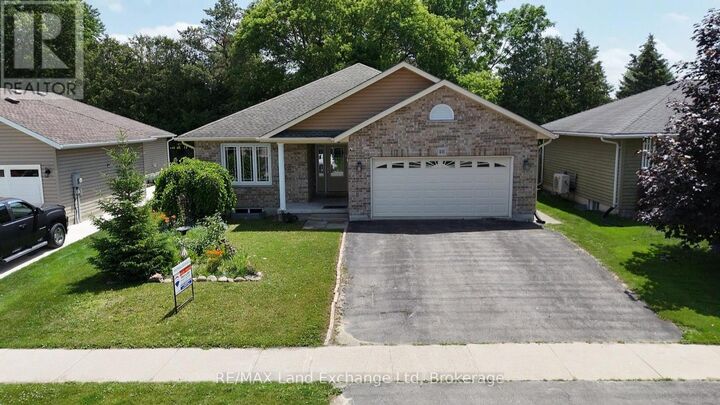 Property Photo: 401 Carling Terrace ON N0G 2W0